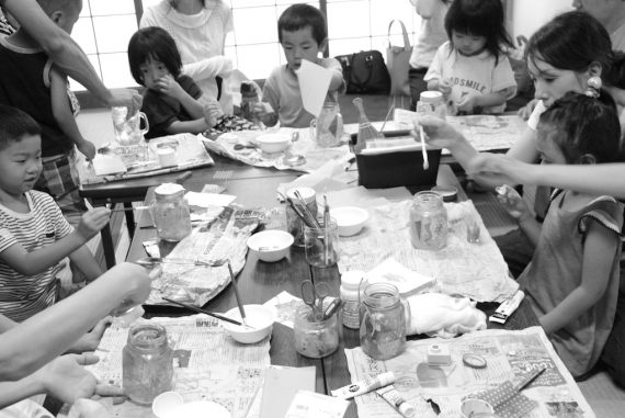ランタン 食と暮らしのマーケット ルポデミディ 絵画造形教室 こども絵画教室 おえかき教室 くずは 楠葉 樟葉 枚方 大阪 関西 こどもワークショップ こどもアート 造形教室 いろのね ironone 色のね 工作
